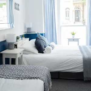  Hotel Ocean Breeze