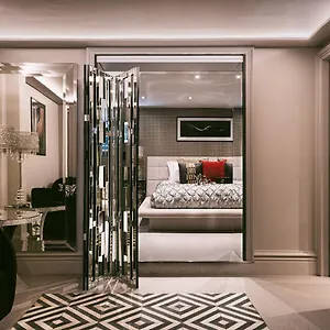 4* Hotel Square Townhouse