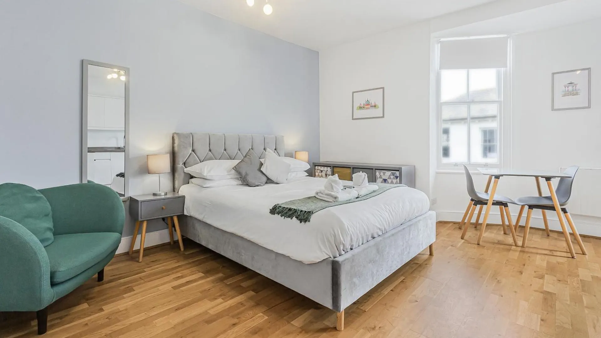 Cosy Studio Flat Moments From The Beach, Kemptown Brighton 0*,